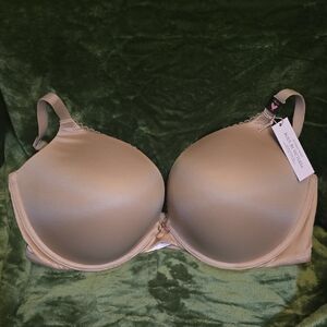 Nude - Victoria's Secret Body By VICTORIA pushup Bra with Smooth Molded Cups